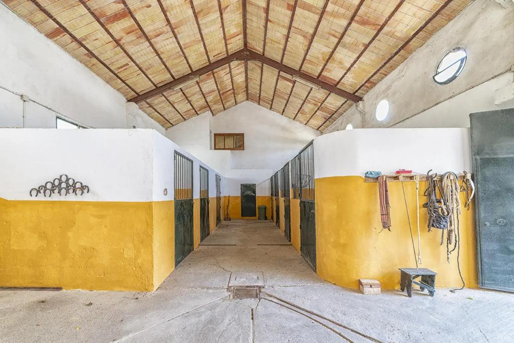 Private Villa Cortijo Sierra y Lago with private swimming pool