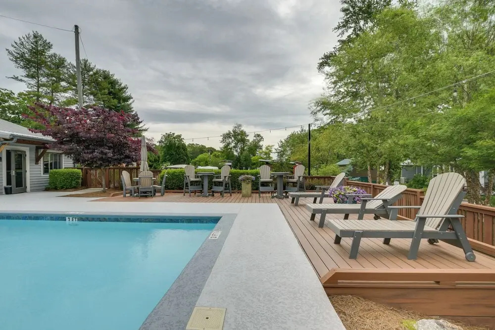 Flat Rock Tiny Home: Bbq-ready Patio & Pool Access