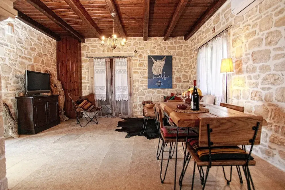 Villa with private pool near the beach