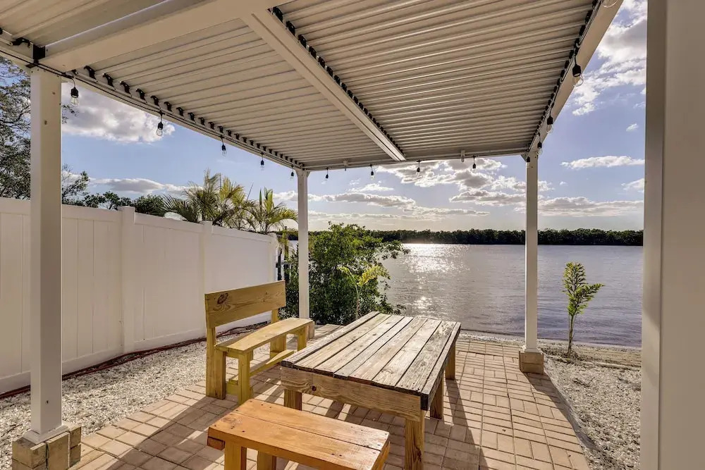 Private Beach: 'hidden Shack By the Bay' in Ruskin