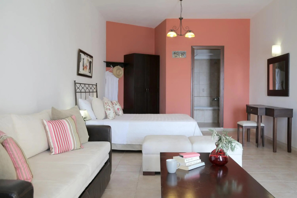 Yalis Hotel