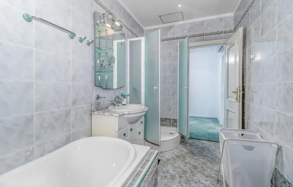 Nice Home in Dramalj With Wifi and 7 Bedrooms