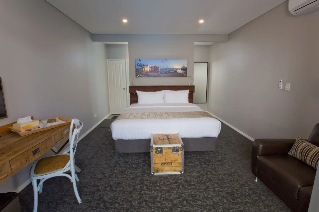 Fremantle Boutique Accommodation - Maand Up