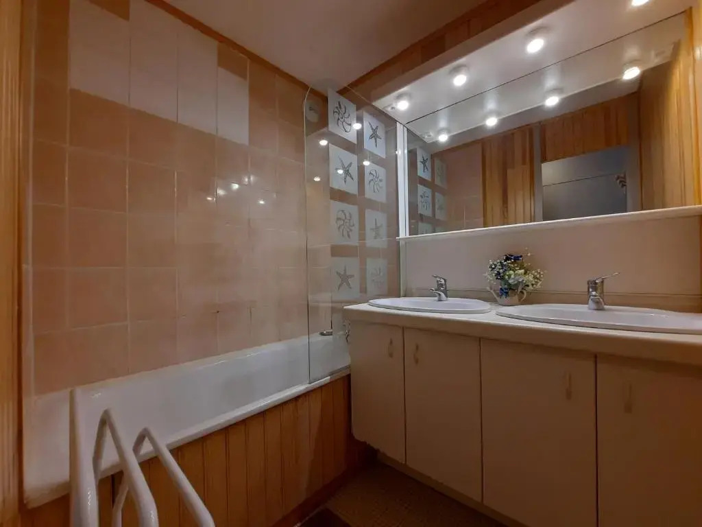 Appartement Les Menuires, 2 pièces, 5 personnes - FR-1-452-125