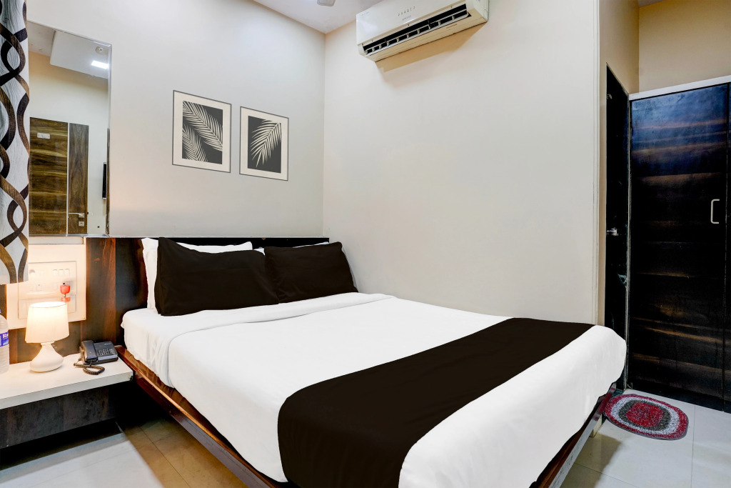 OYO 5352 Hotel Airport Metro