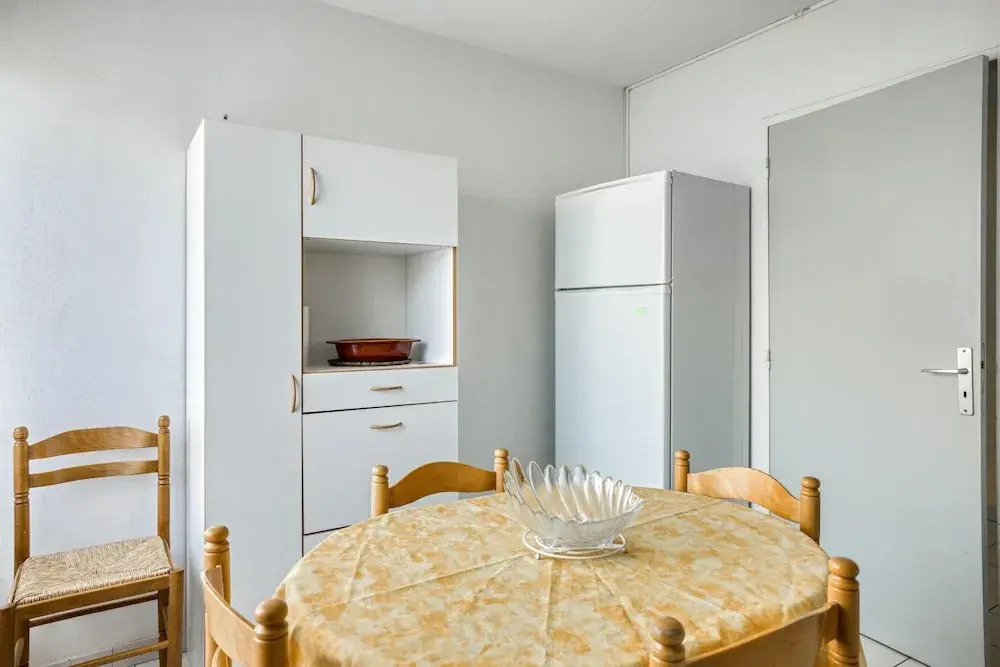 Apartment With 2 Bedrooms in Mèze, With Wonderful sea View, Furnished