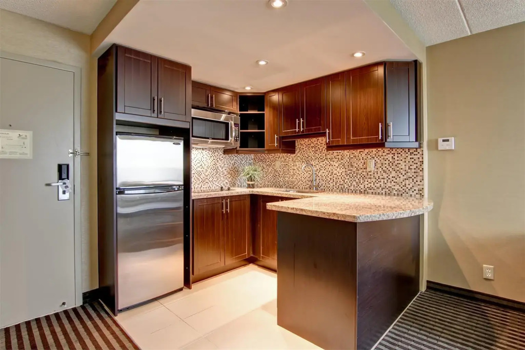 Best Western Plus Toronto North York Hotel & Suites