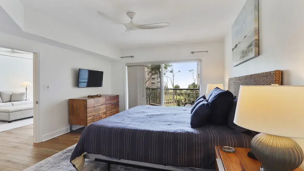 4203 Windsor Ct N 1 Bedroom Condo