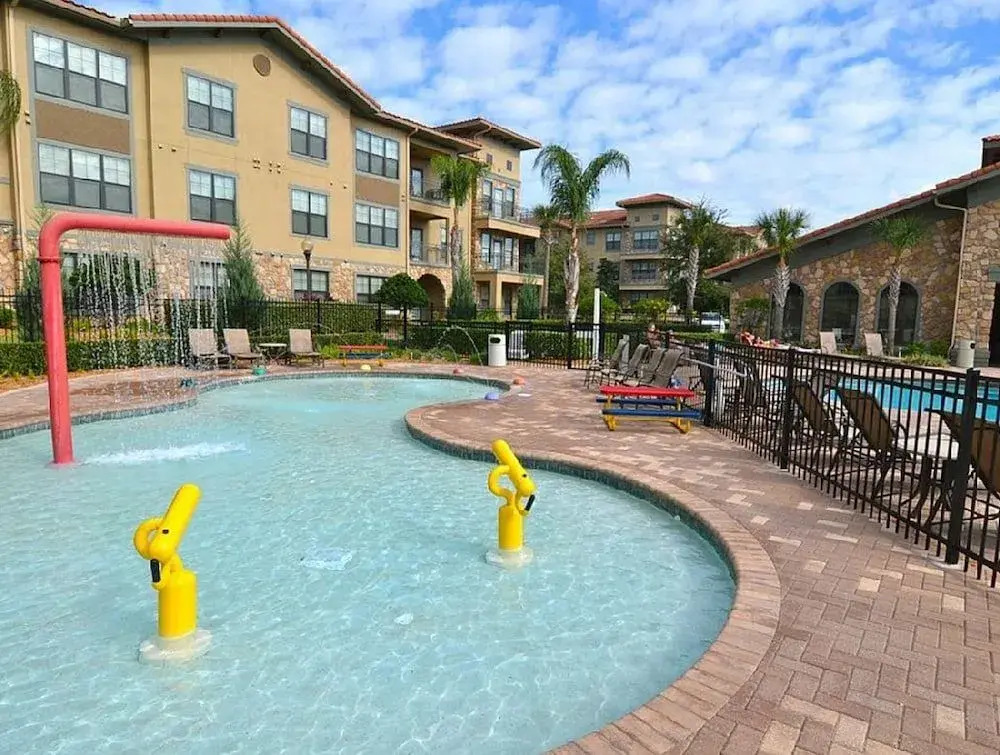 Bella Piazza 903 - 813