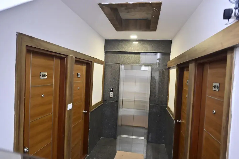 Hotel Noble Nook, 100 Ft Road, Indiranagar