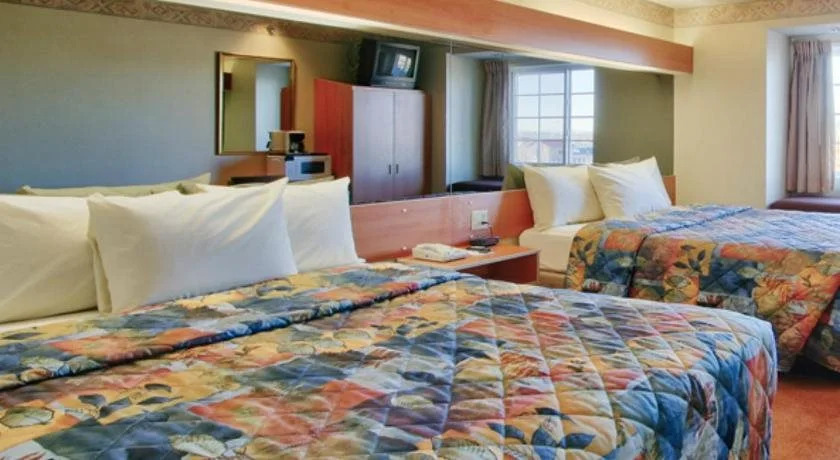 Western Skies Inn & Suites