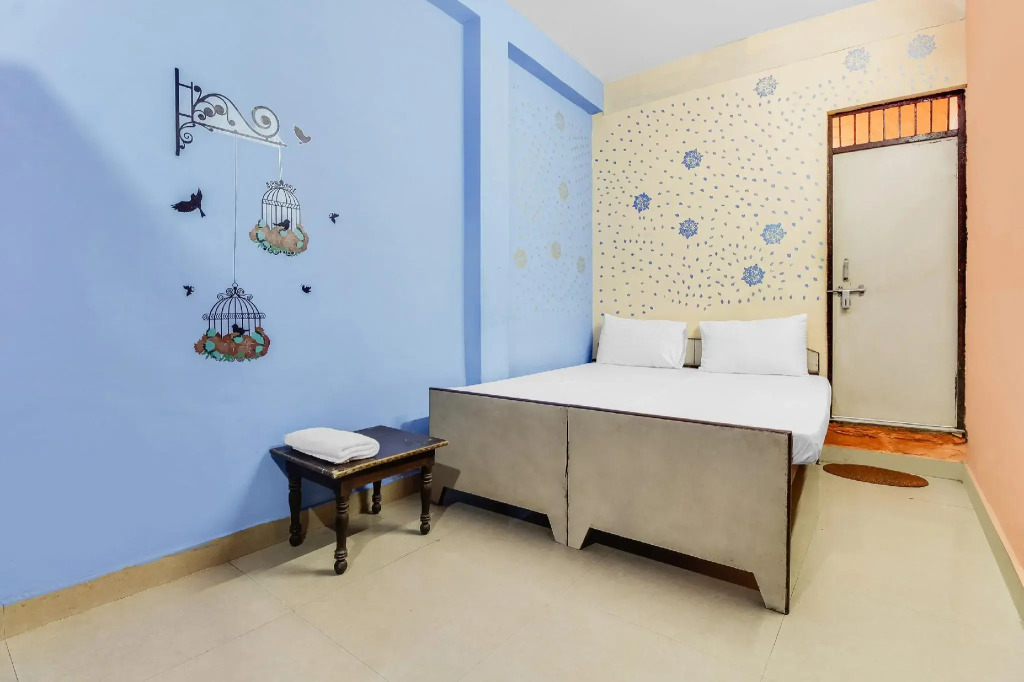 SPOT ON 60711 Hotel Radhe Inn