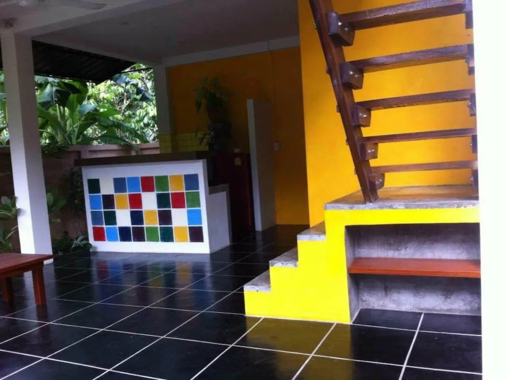 Baan Hinlad Home and Hostel