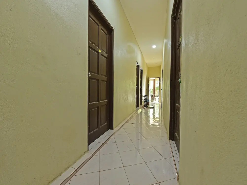 Oyo 90596 Casaria Inn