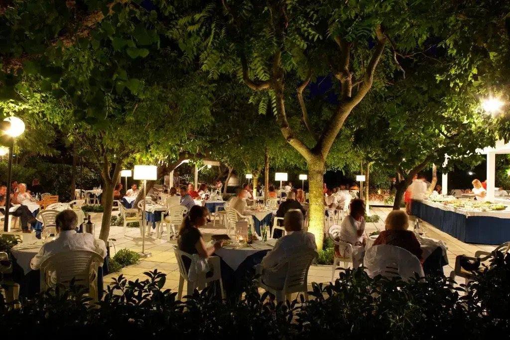 Alexandra Plaza