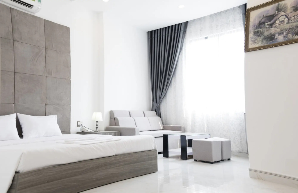 White Diamond Airport Hotel