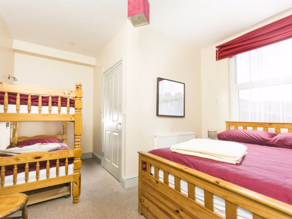 Llangollen Hostel - The Whole Bedroom - Self Catering Facilities