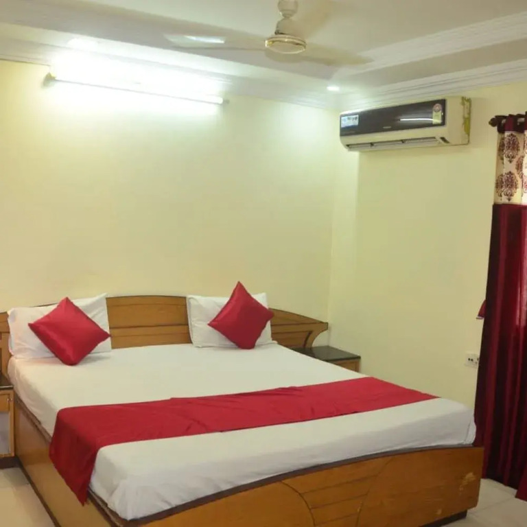 Hotel Poonam