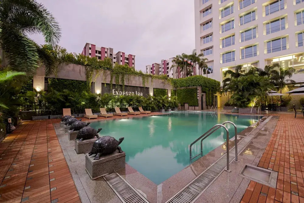 Hotel Express Inn