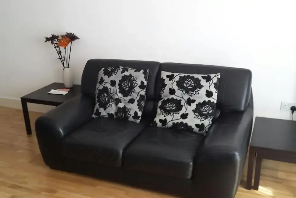 2 Bedroom Apartment Bishops Quay