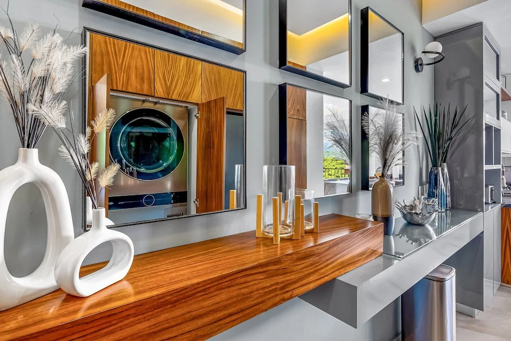 Charming Beach Apartment With Pool and Beach Access, Full Kitchen and Wifi