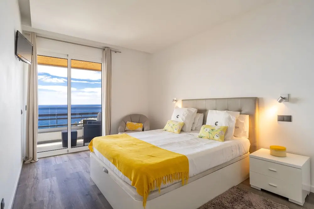 Monumental Apartment