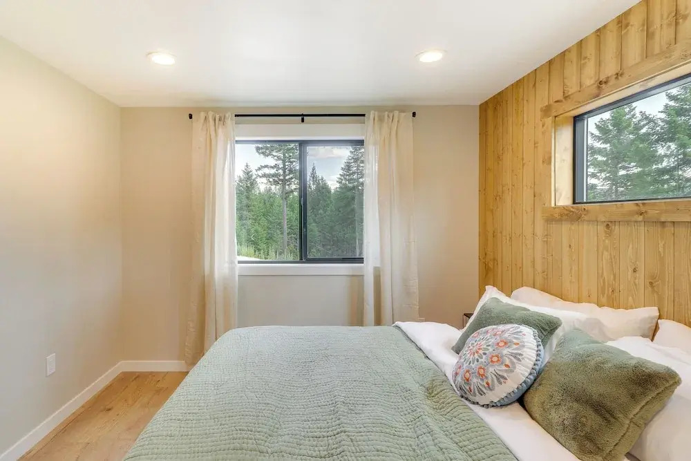 Modern Lakeside Cabin w/ Mountain Views & Hot Tub!