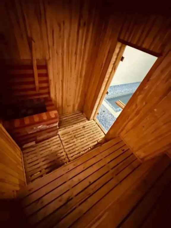 Next Hotel