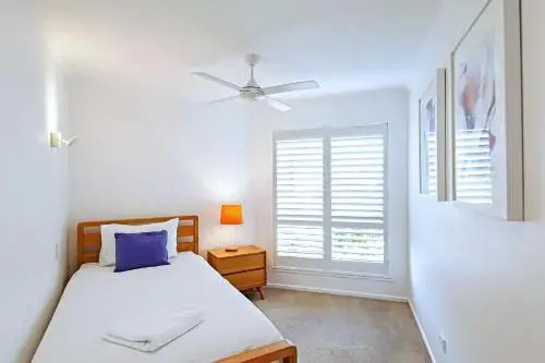 10 Mona Vista Court