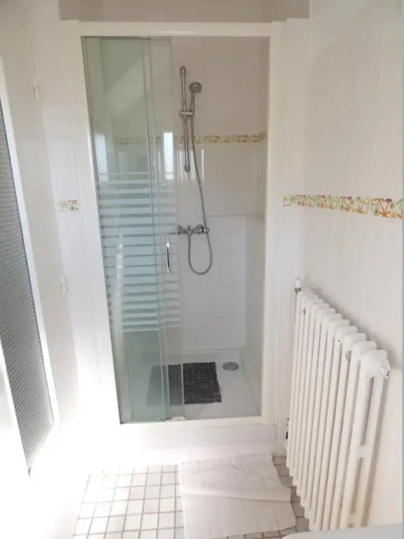 House With 2 Bedrooms in Chateaulin, With Wonderful Lake View, Furnish