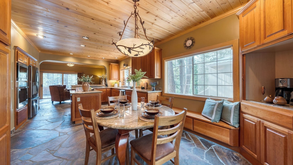 Northstar Haven by Avantstay Cozy-chic Retreat Near Lake Tahoe & Downtown Truckee