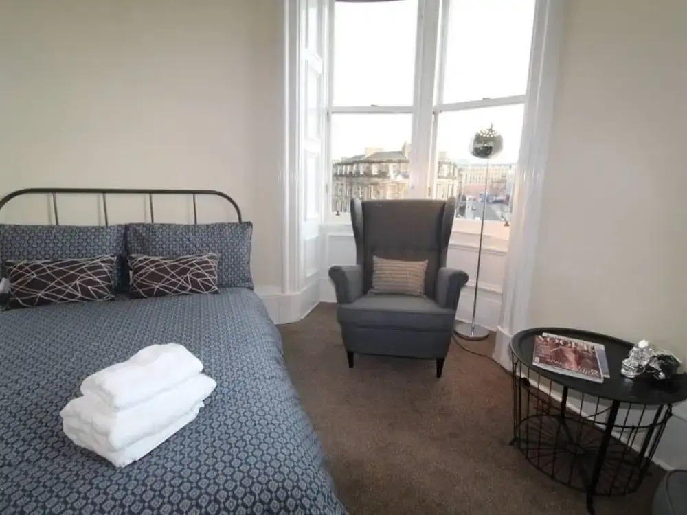 Stunning Braemore Studio Apartment - West End