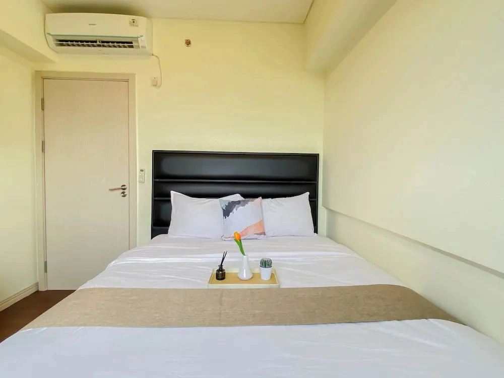 Homey And Roomy 3Br At Apartment Meikarta District 1