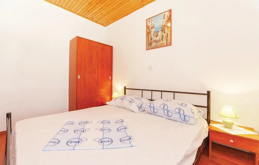 Amazing Apartment in Jadranovo With 2 Bedrooms and Wifi