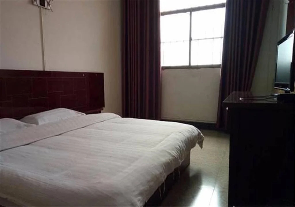 Yijia Hotel