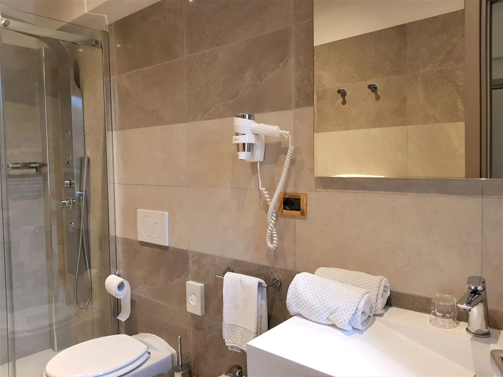 Astra Hotel