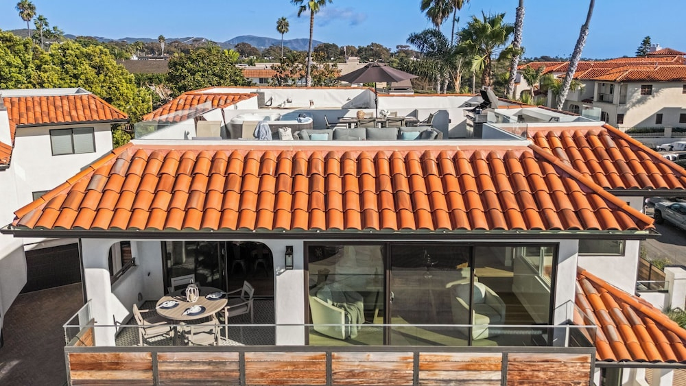Rooftop w/ Hot Tub, Ocean Views 259 Trailhead Trestles 1 by Avantstay