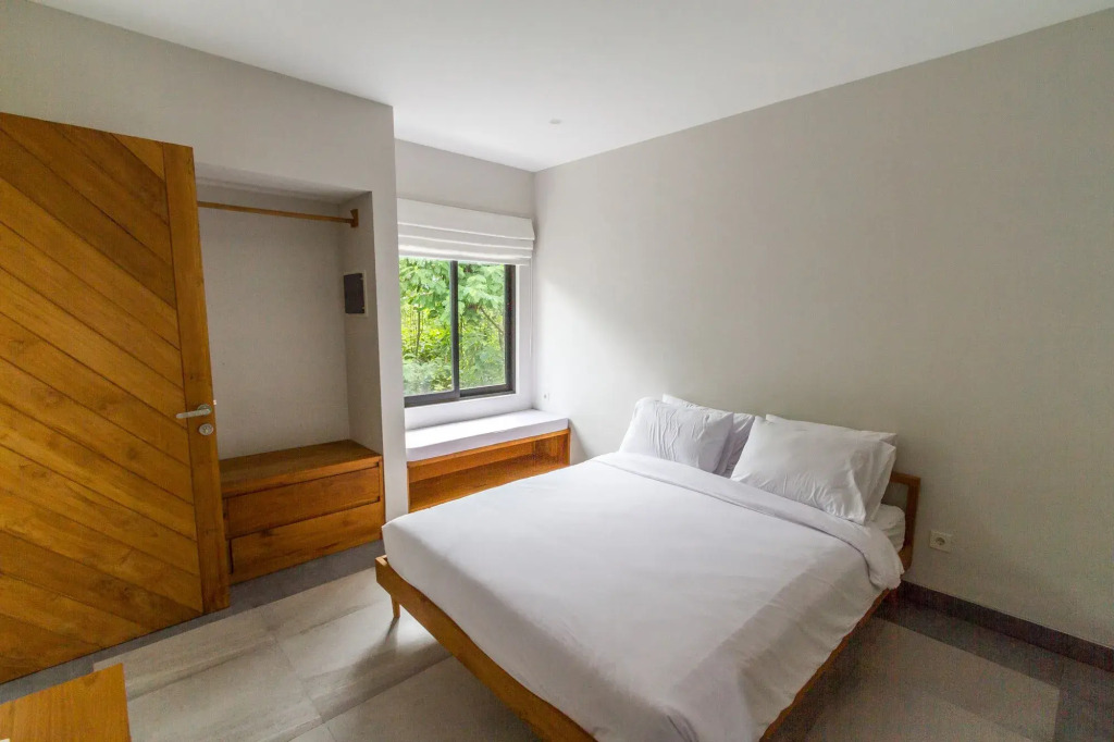 Villa Nestor - New Contemporary 3bd villa next to the Beach