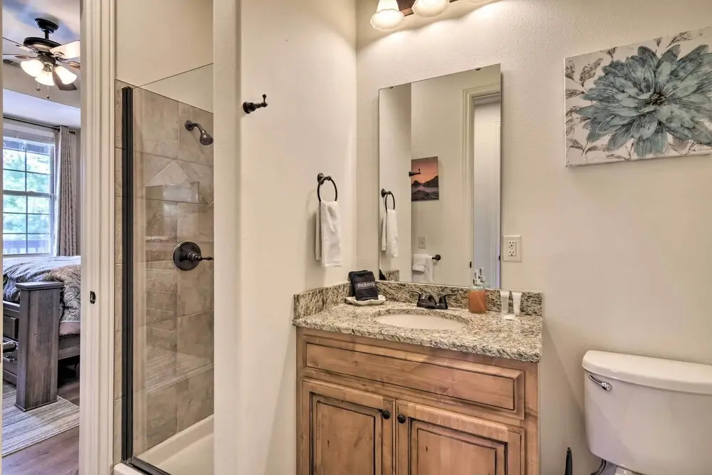 Luxe Mtn-view Condo in Branson w/ Hot Tub Access!