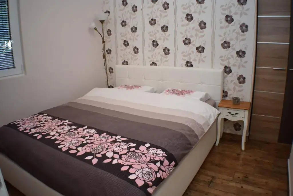 Apartments Krsto Dobrisa