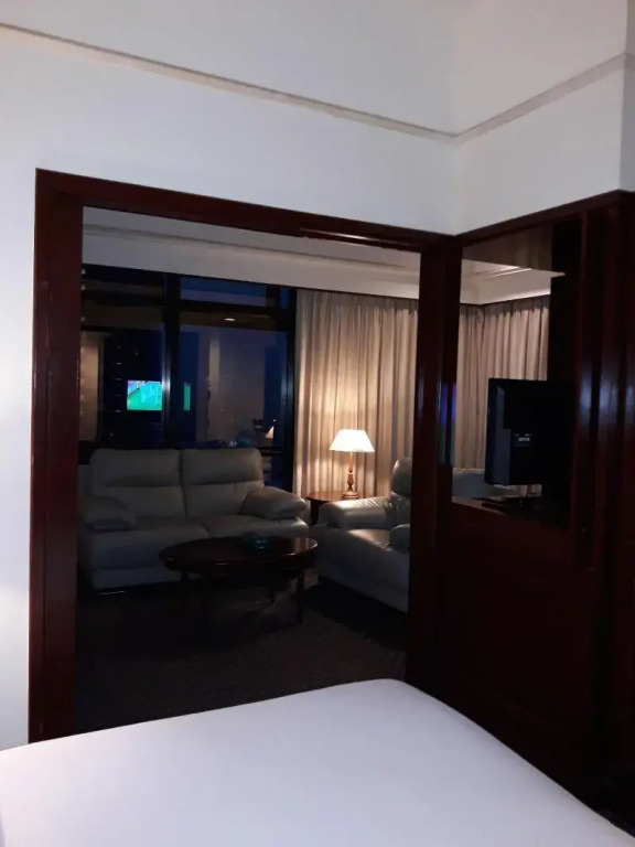Accurate Service suites times Square kl