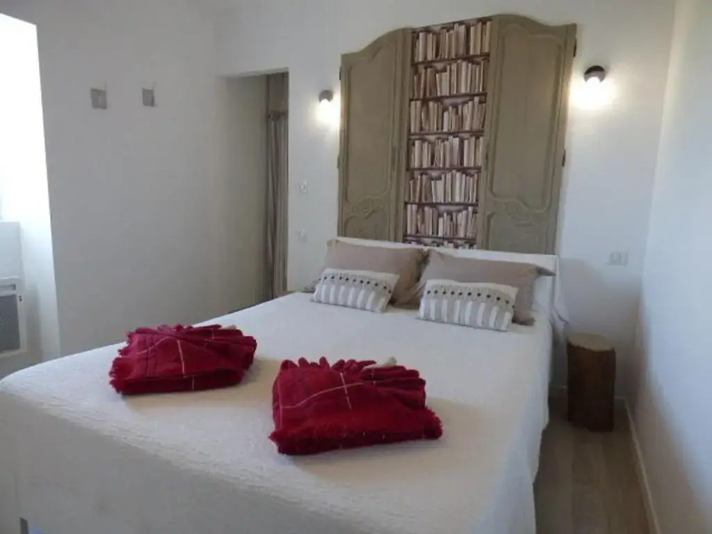 Gîte rénové avec jardin clos, proche plages, Wifi, parking pour voiture électrique - FR-1-426-164