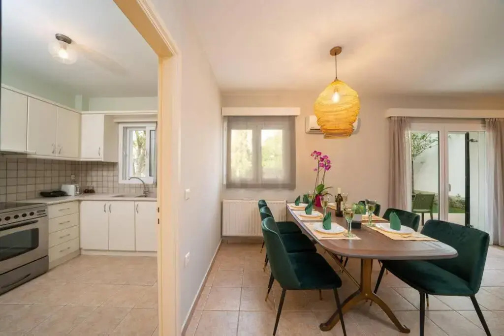 Central & Elegant Suite with private garden