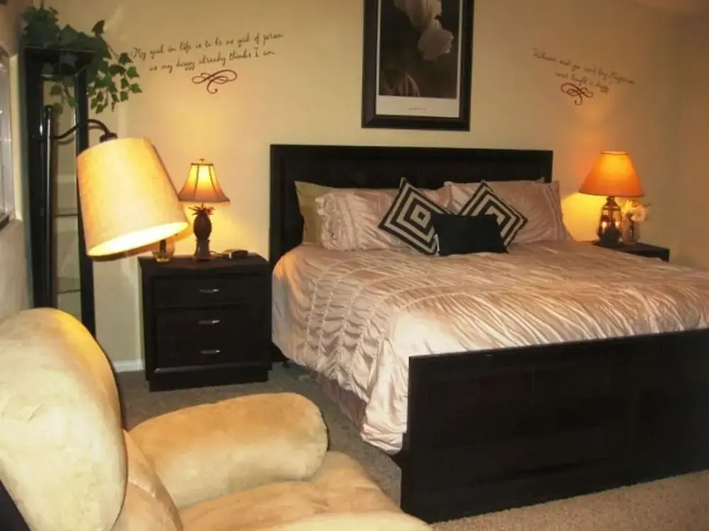 Jacob And Janne, Nielson 3 Bedroom Condo