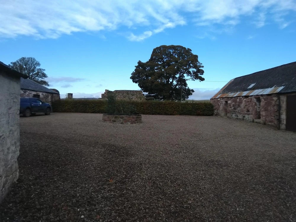 Beautiful 8-bed House in Angus