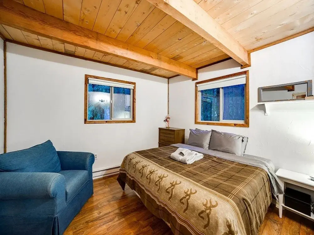 Mt. Baker Lodging Cabin 48 (Sleeps 5)