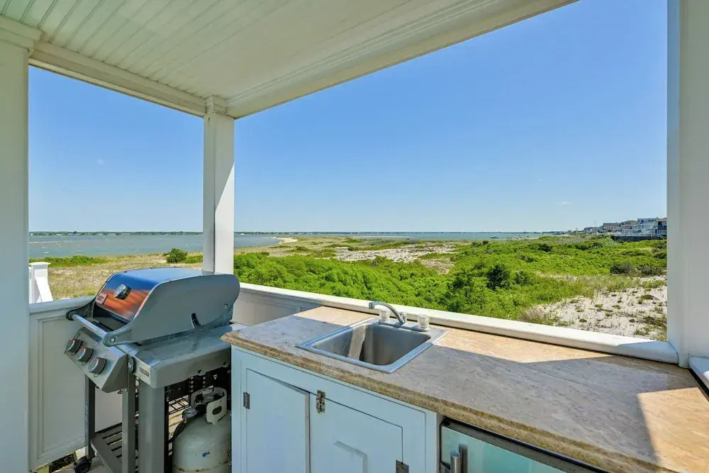 Waterfront Westhampton Haven: Private Beach