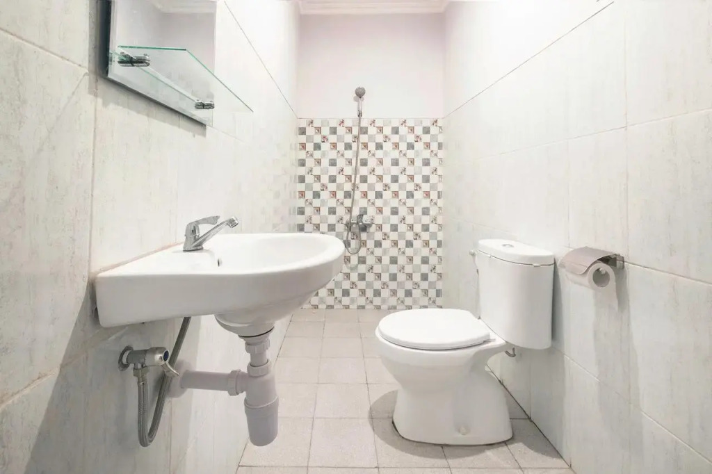 Crown Residence Hotel near Tugu Yogyakarta RedPartner