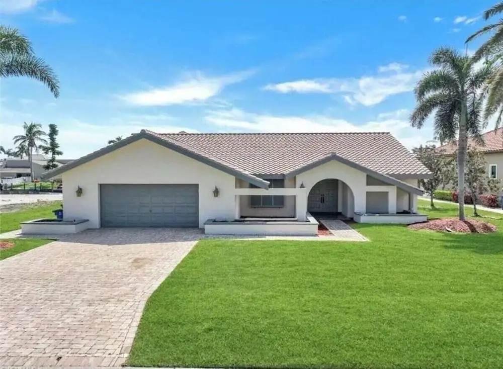 Oceanfront Retreat in Fort Myers - 3 Bedrooms, Private Pool