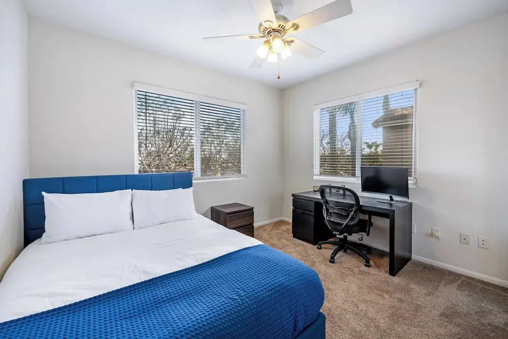 Walk to Dining, Mission + Pacific Beach, and Bars/nightlife Private Backyard